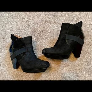 John Fluevog On Course Astern 10